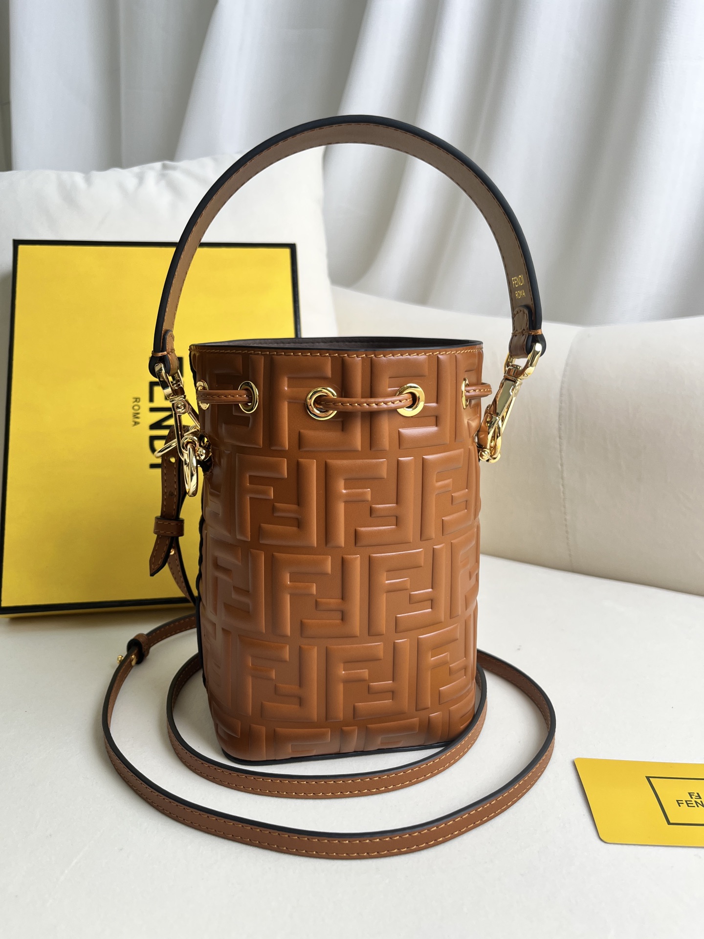 handbags FENDI 226 size:12*18*10cm - vstockx
