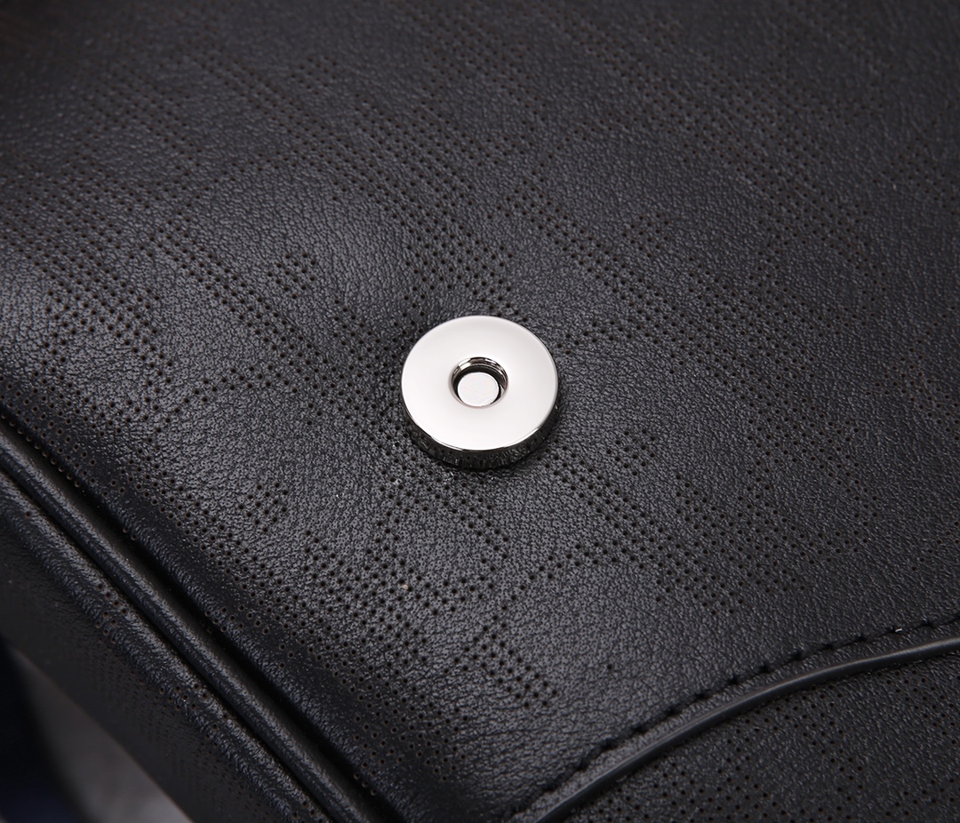 Handbag Chanel 93305 size 26*19*4.5 cm - vstockx