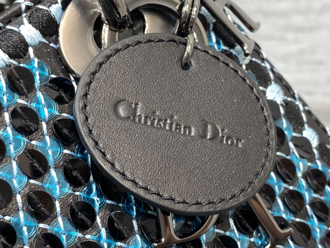 Handbag Dior size 17 cm - vstockx