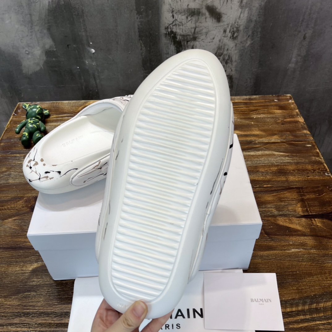 Balmain Quilted leather B-IT mules 9 - vstockx