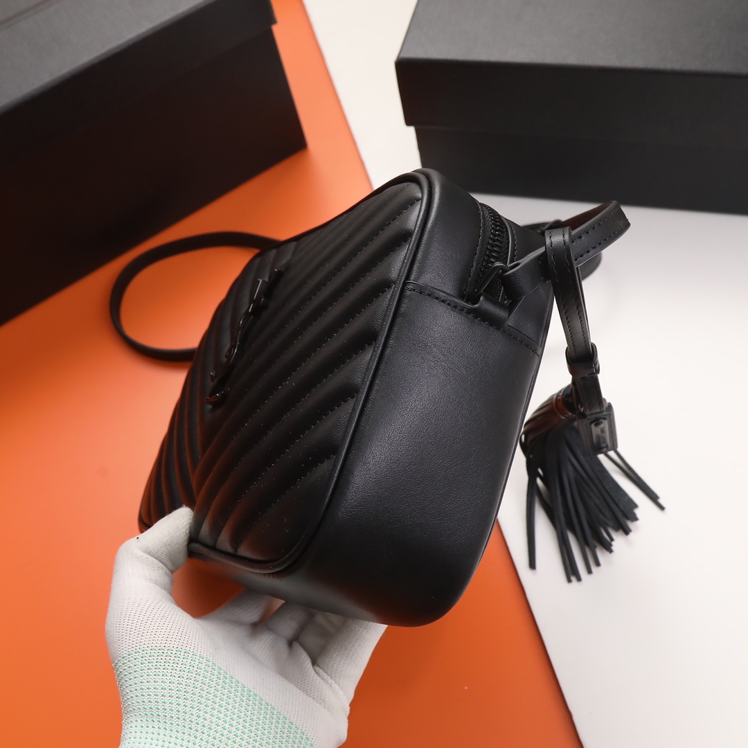 Handbags SAINT LAURENT 520534 size 23x16x6 cm - vstockx