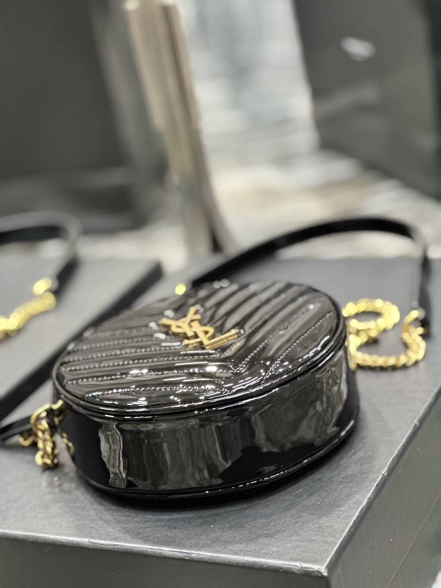 Handbags SAINT LAURENT 610436 size 17x17x5.5 cm - vstockx