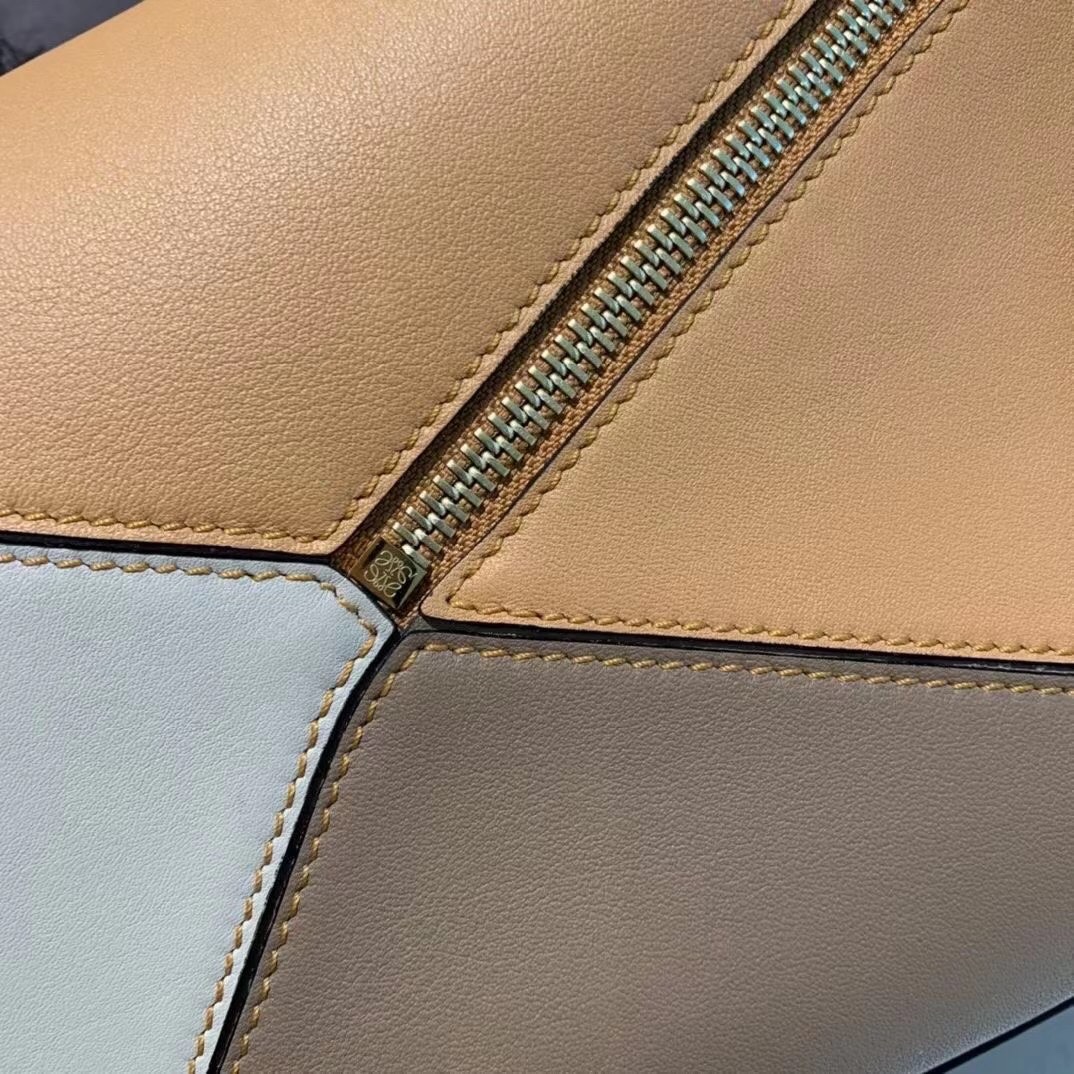 Handbags LOEWE ZP size:2414-11 cm - vstockx