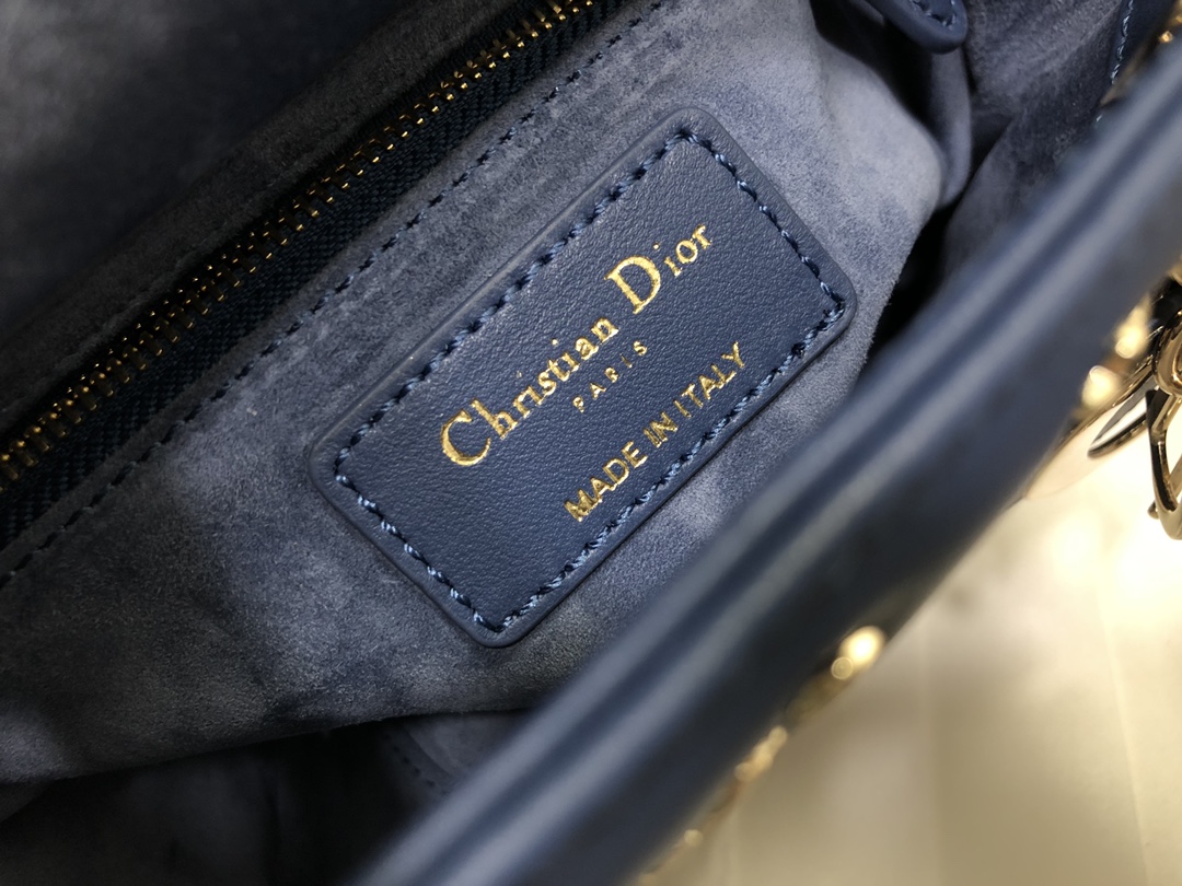 Handbag Dior M0505 size 17 x 15 x 7 cm - vstockx