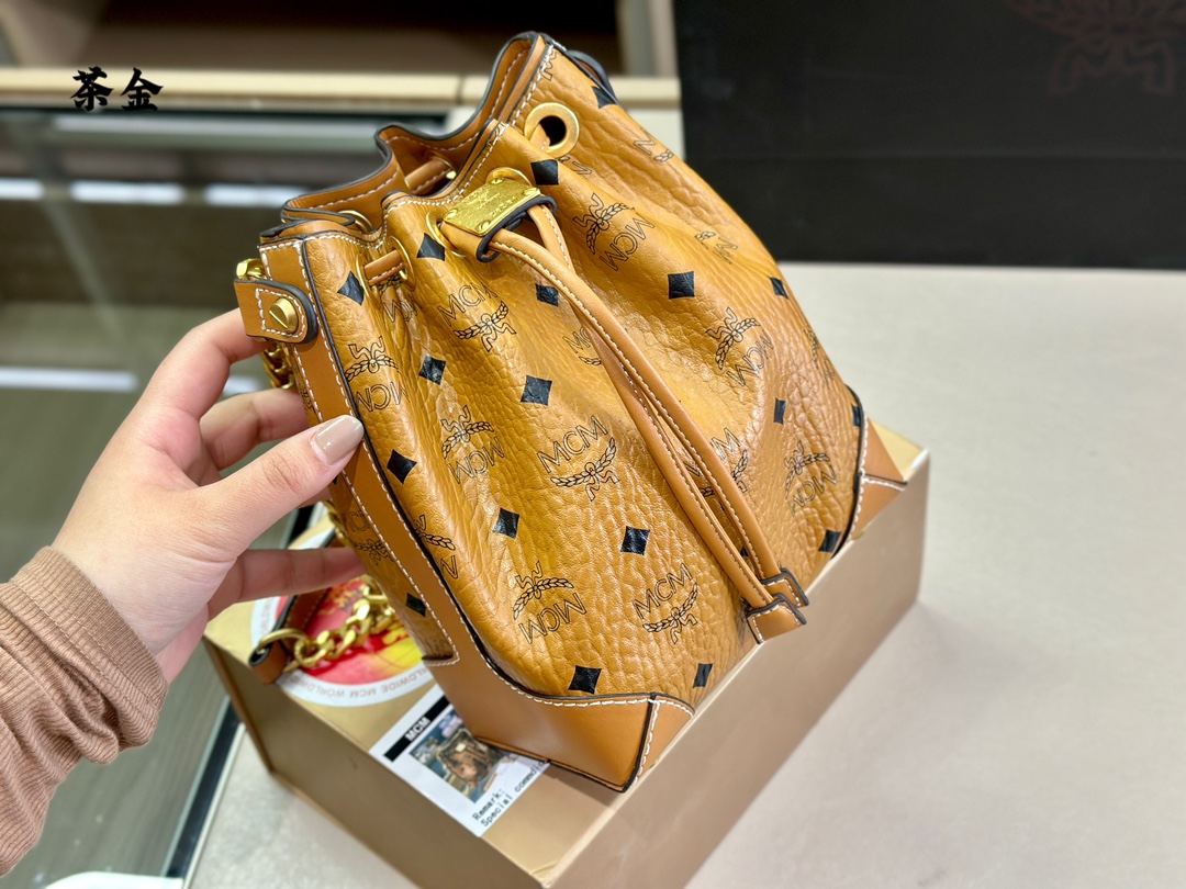 Handbags MCM mom size:16*21 cm - vstockx