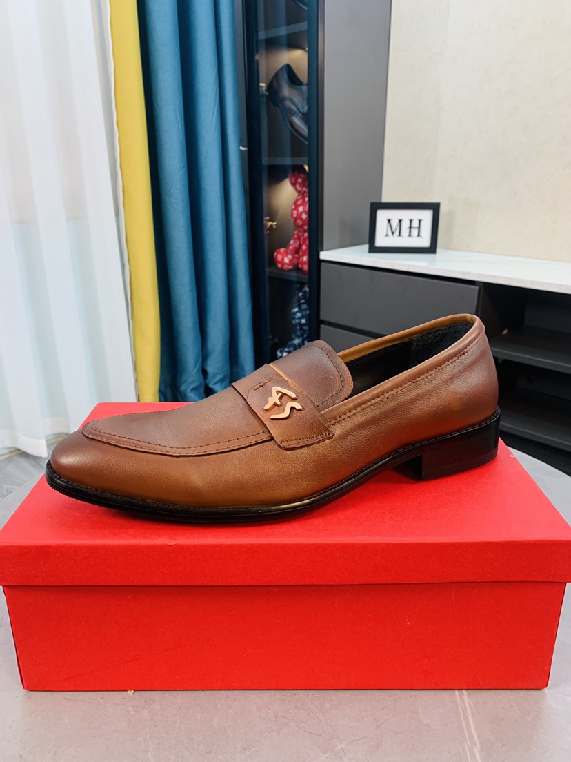 Salvatore Ferragamo Boots 37 - vstockx