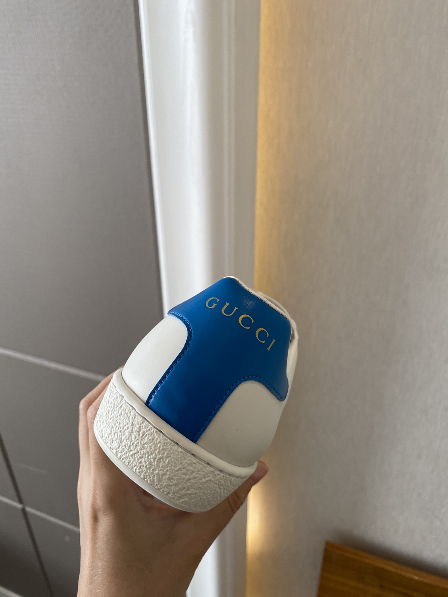 Gucci Women's Ace sneaker with bee sneaker 4 - vstockx