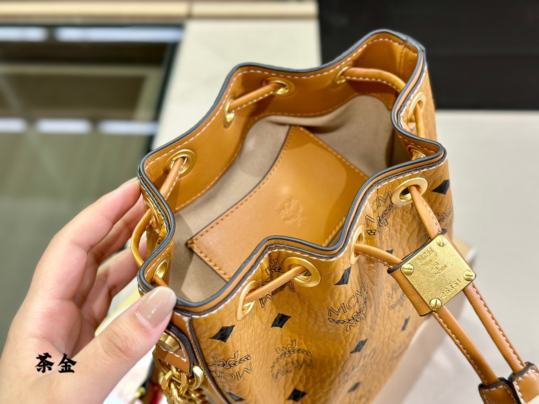 Handbags MCM mom size:16*21 cm - vstockx