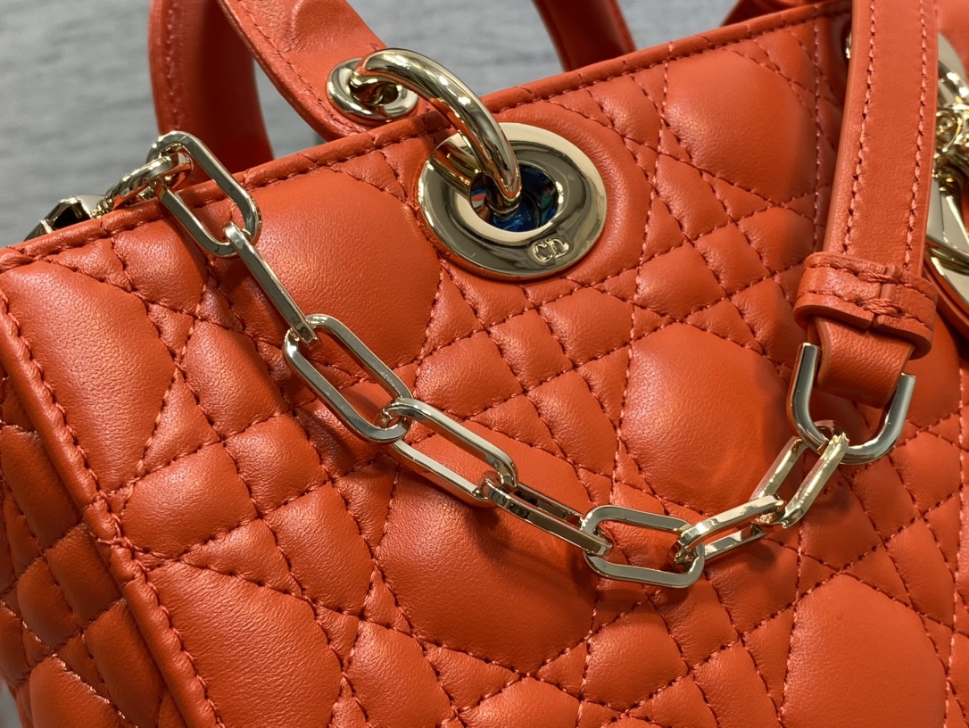 Handbag Dior size 26*6*14 cm - vstockx