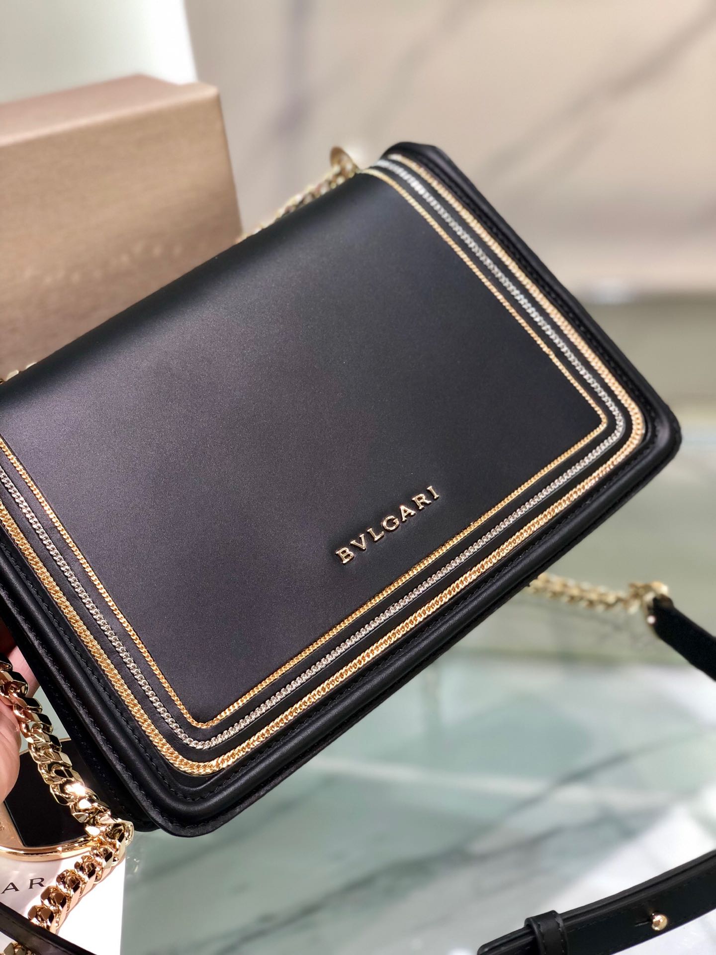 Handbags Bvlgari 288656 size:24*16*6.5 cm - vstockx
