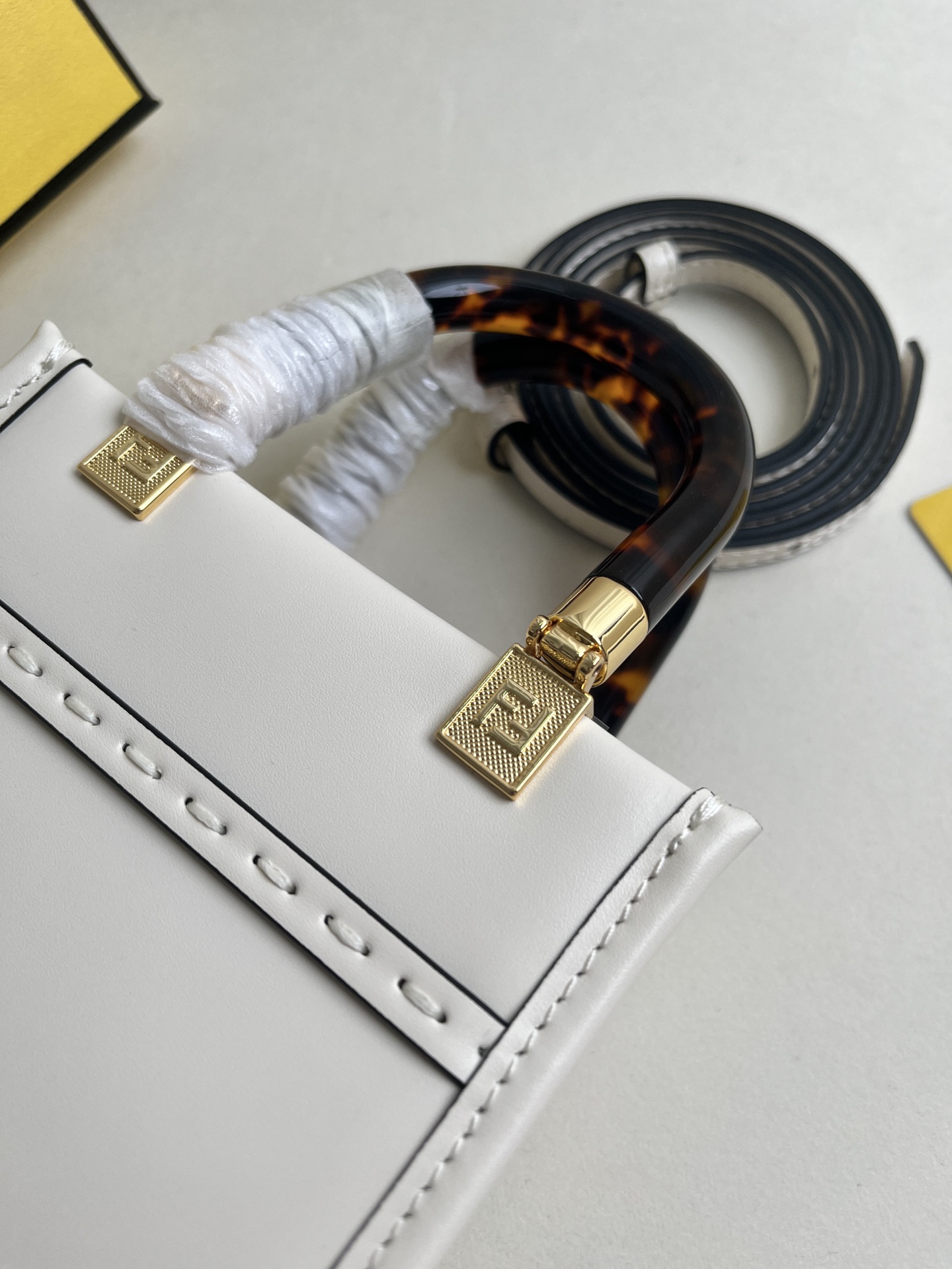 handbags FENDI 208 size:18*13*6.5 - vstockx