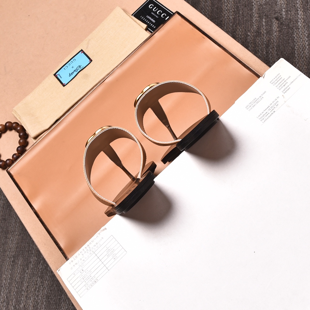 Gucci Slippers 9 - vstockx