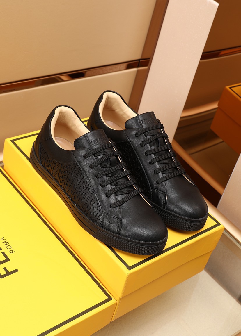 Fendi Low Top Sneakers 11 - vstockx