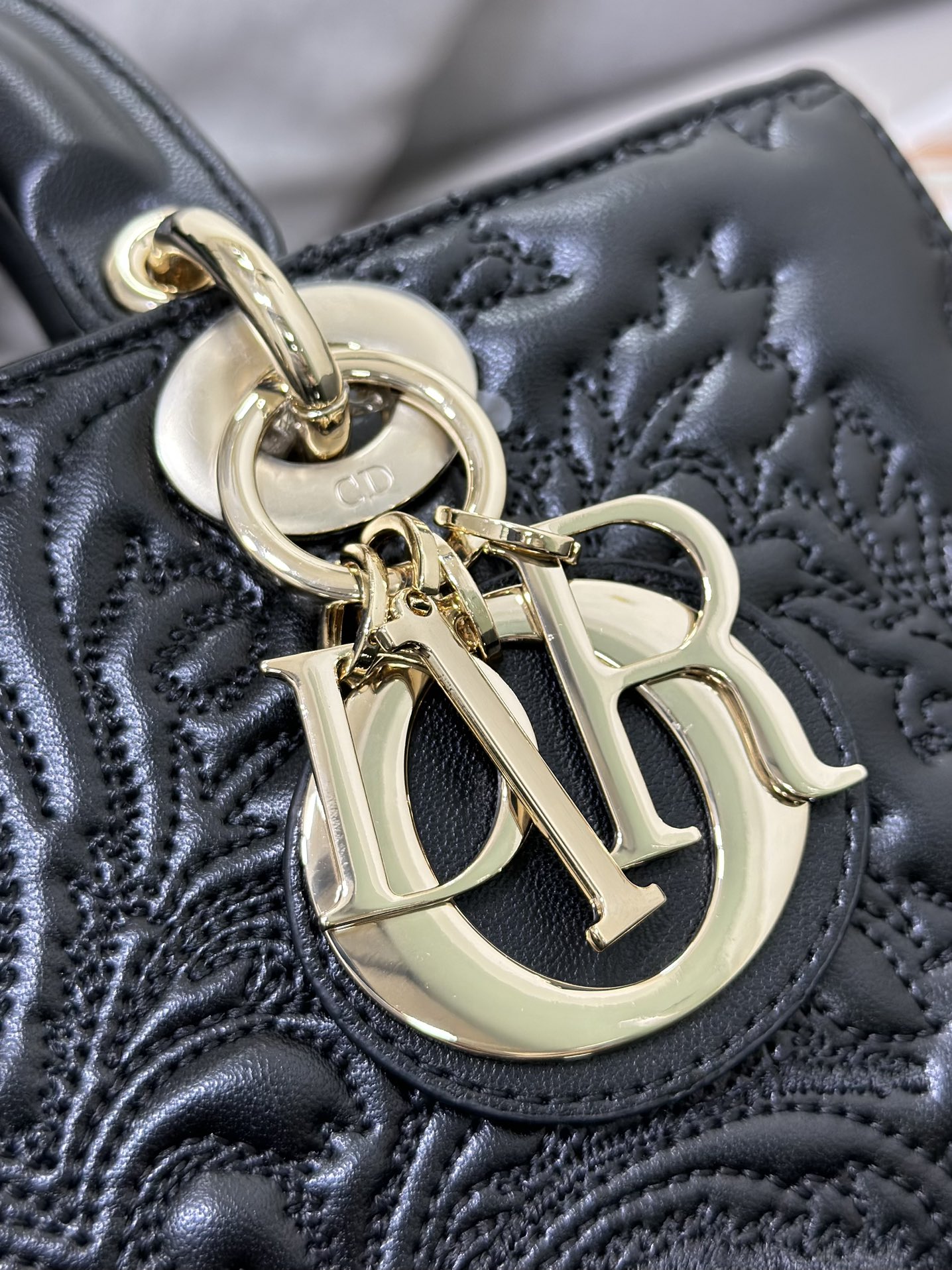 Handbags Lady Dior M0540 size:22*13.5*5 cm - vstockx