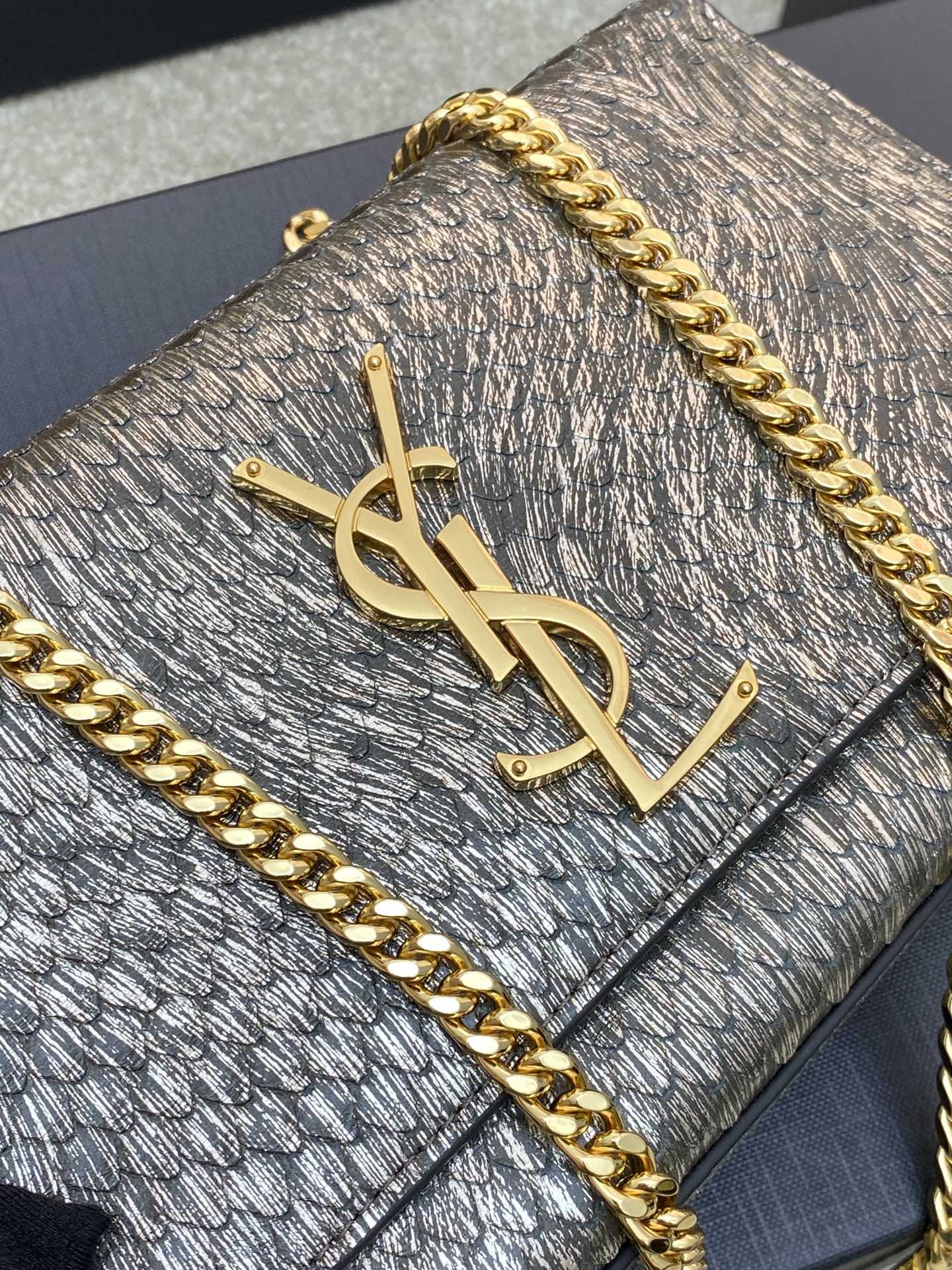 Handbags SAINT LAURENT 469390 size 20*12.5*5 cm - vstockx