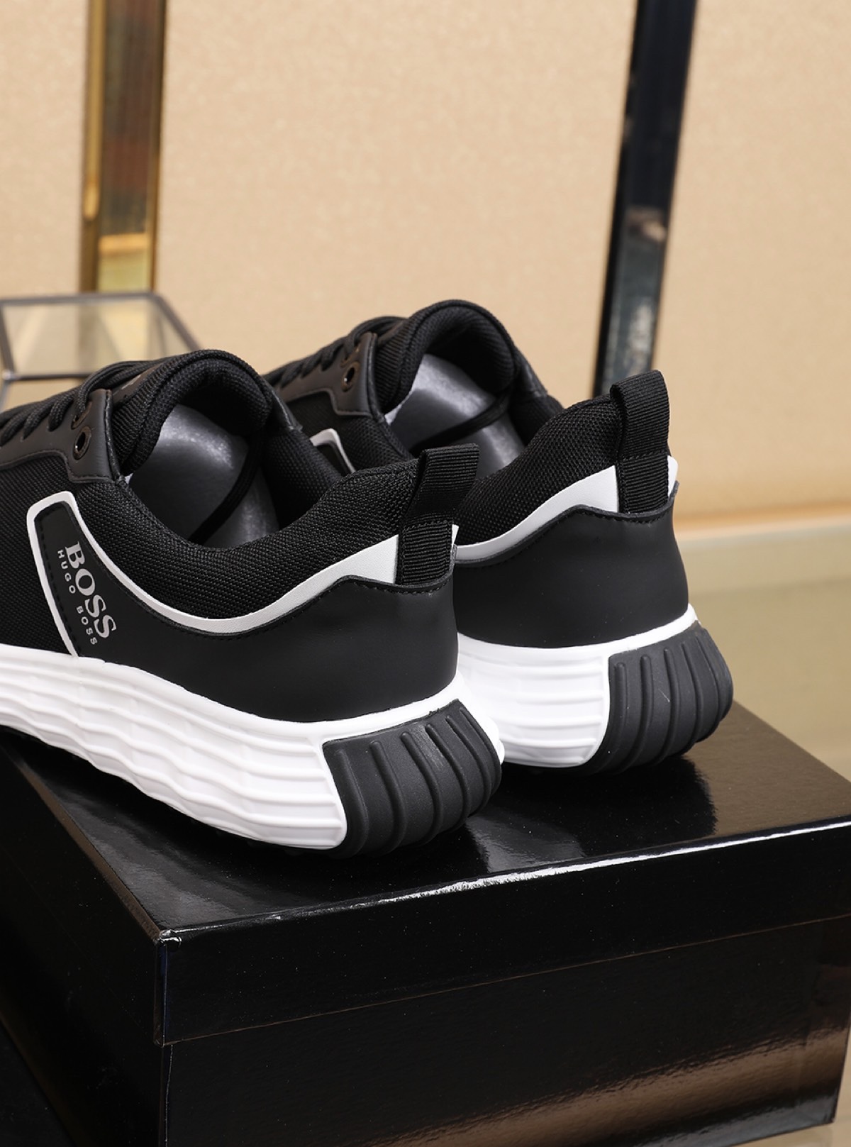 HUGO BOSS Low Top Sneaker 7 - vstockx