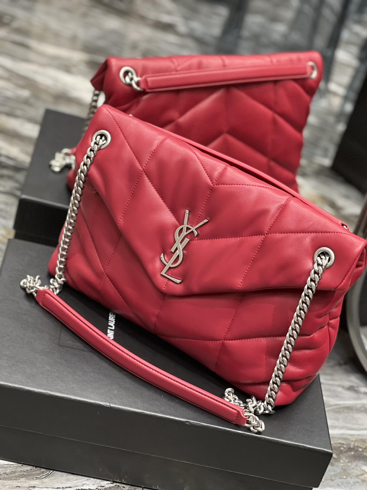 Handbags SAINT LAURENT 577475 size 35x23x13.5 cm - vstockx