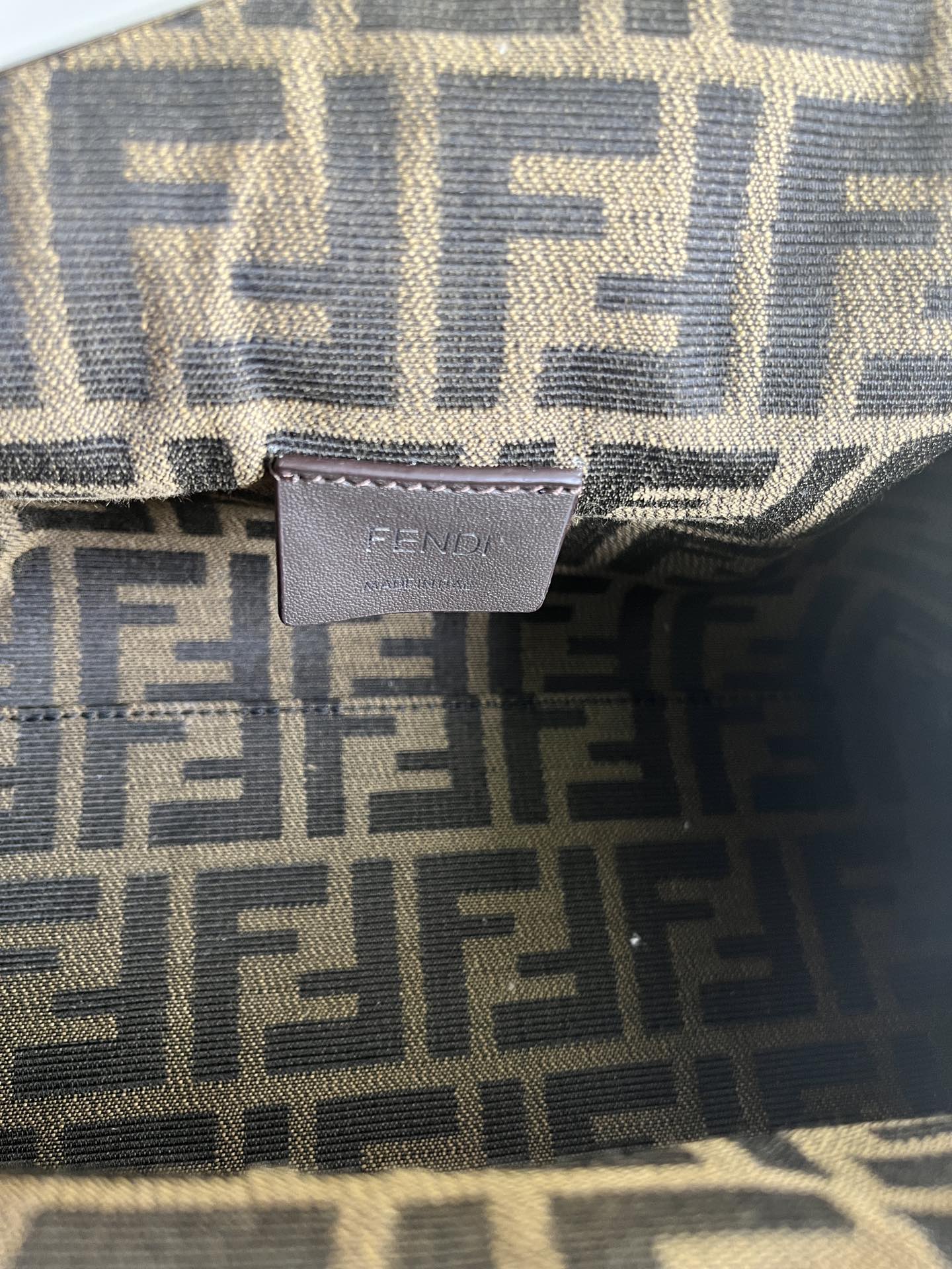 handbags FENDI 129 size:26 - vstockx
