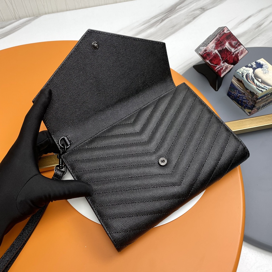 Handbags SAINT LAURENT 617662 size 21x16x3 cm - vstockx