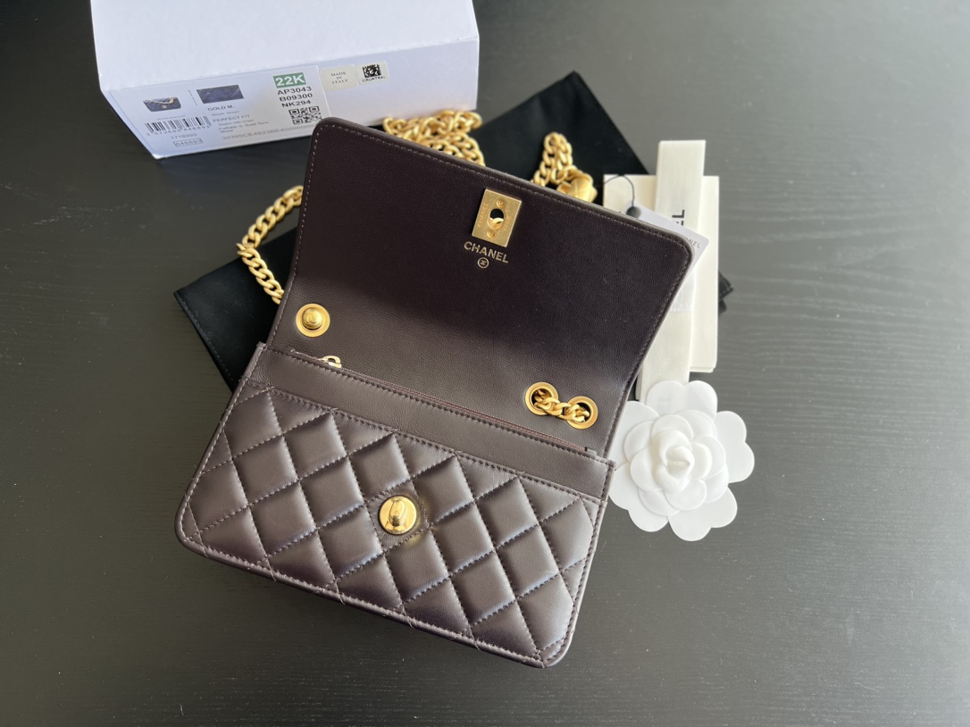 Handbag Chanel AP3043 size 19 cm - vstockx