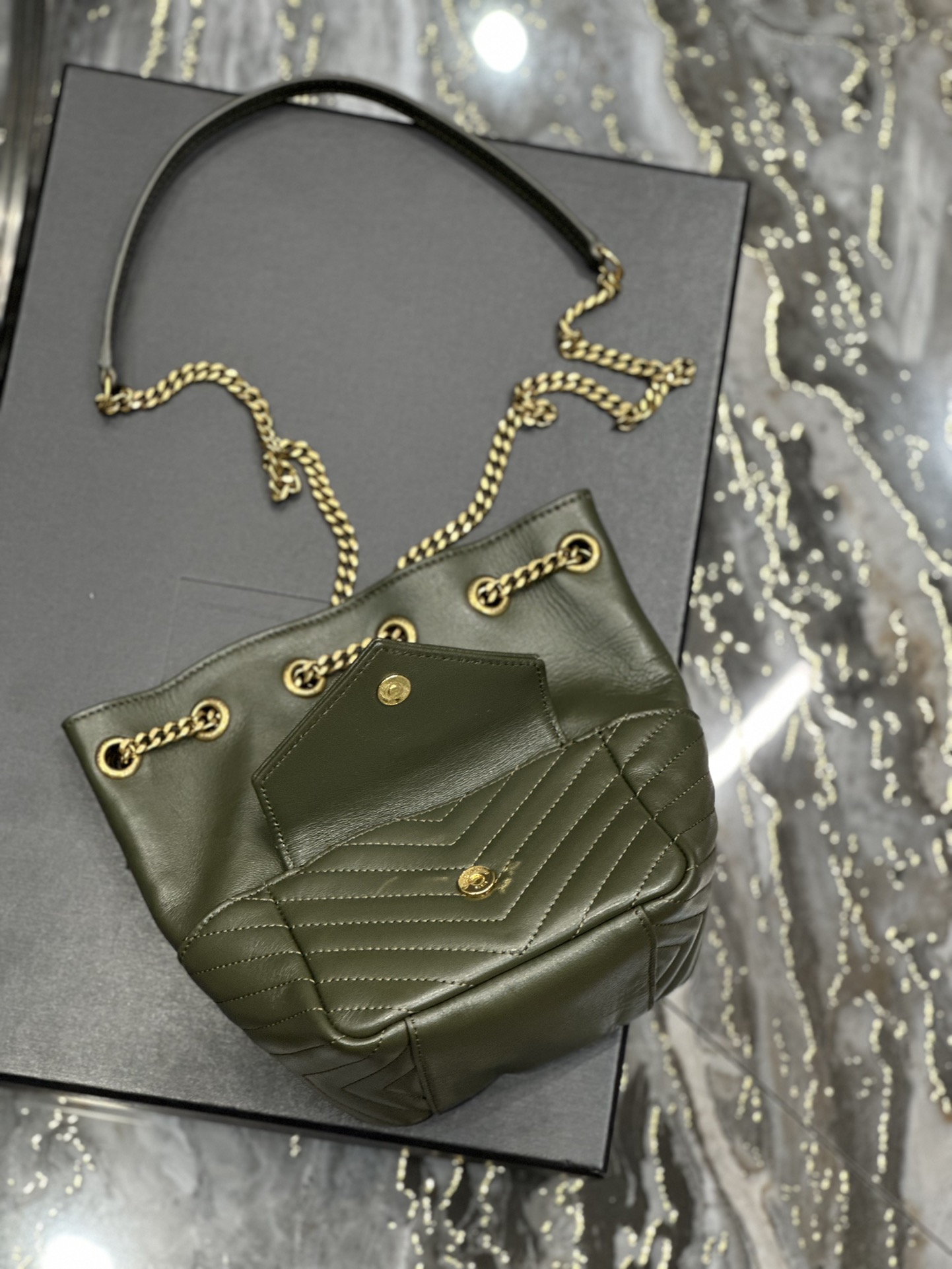 Handbags SAINT LAURENT 631052 size 19x13x13 cm - vstockx