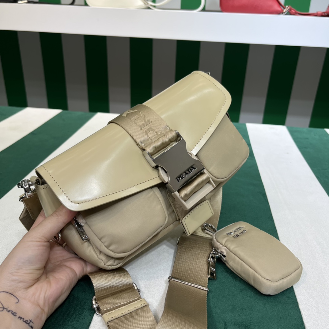 Handbags Prada 1BD295 size:22*7.5*14 cm - vstockx