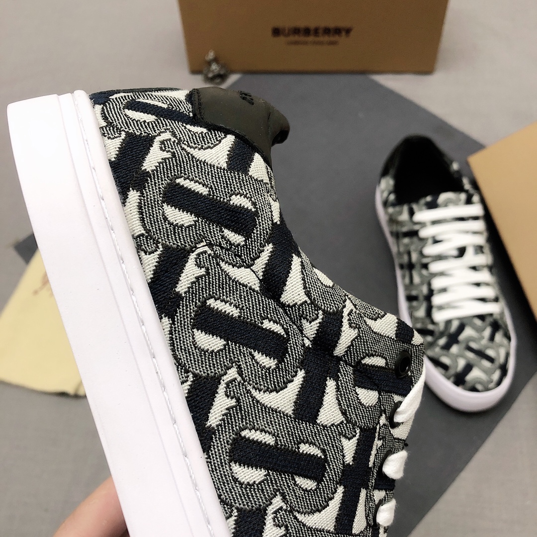 Burberry Perforated Check Sneaker 5 - vstockx