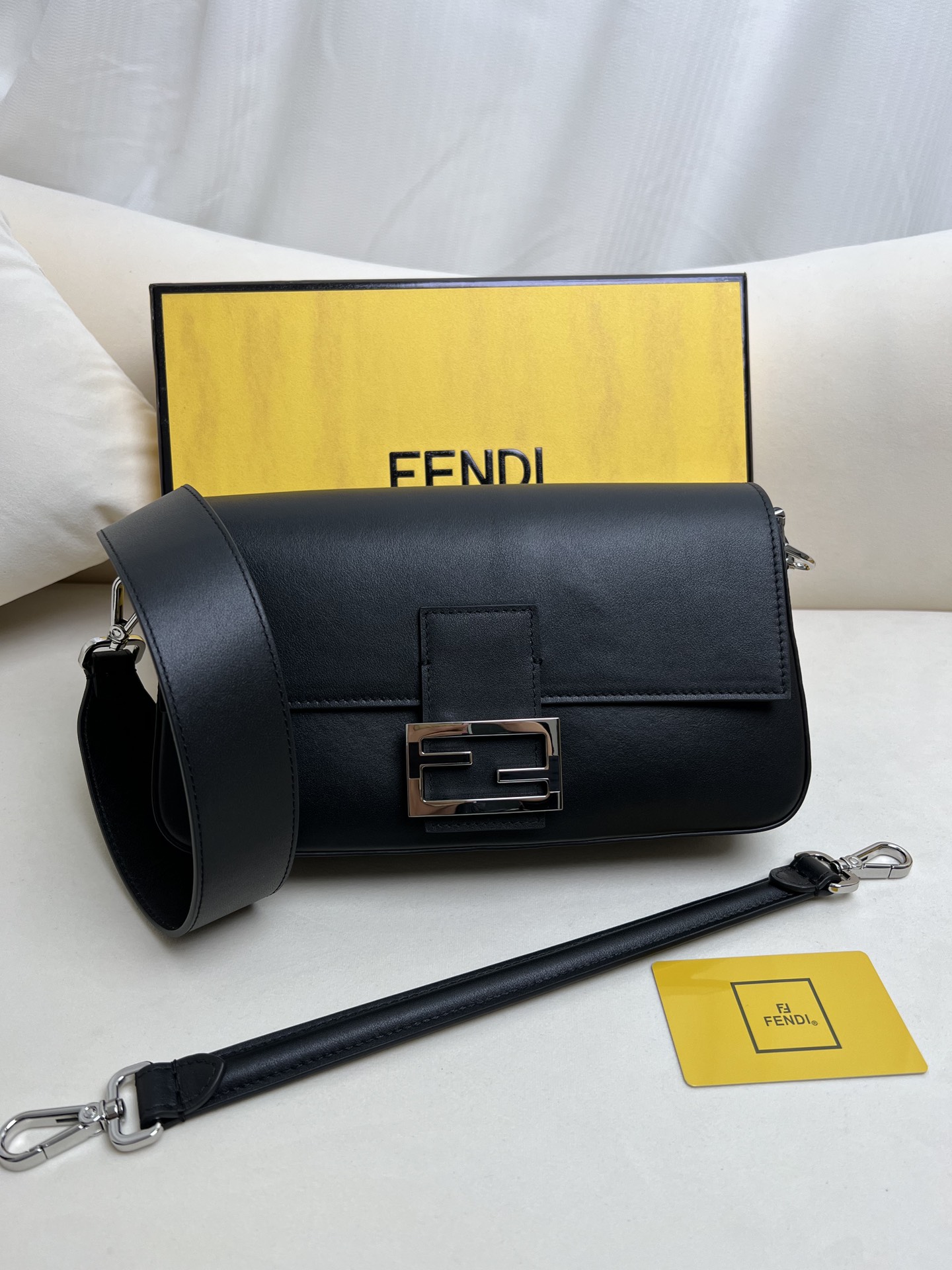 handbags FENDI 5012 size:26*5*15cm - vstockx