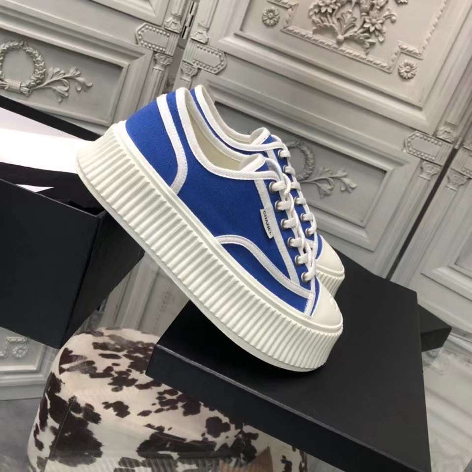 Chanel Platform Sneaker 31 - vstockx