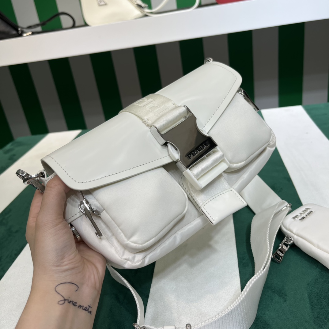 Handbags Prada 1BD295 size:22*7.5*14 cm - vstockx