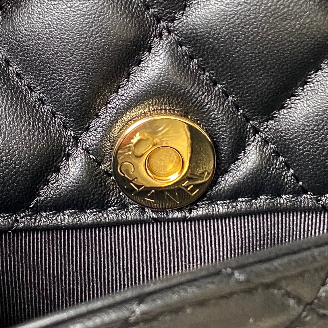 Handbags Chanel AS4288 size:13.5  20  6.5 cm - vstockx