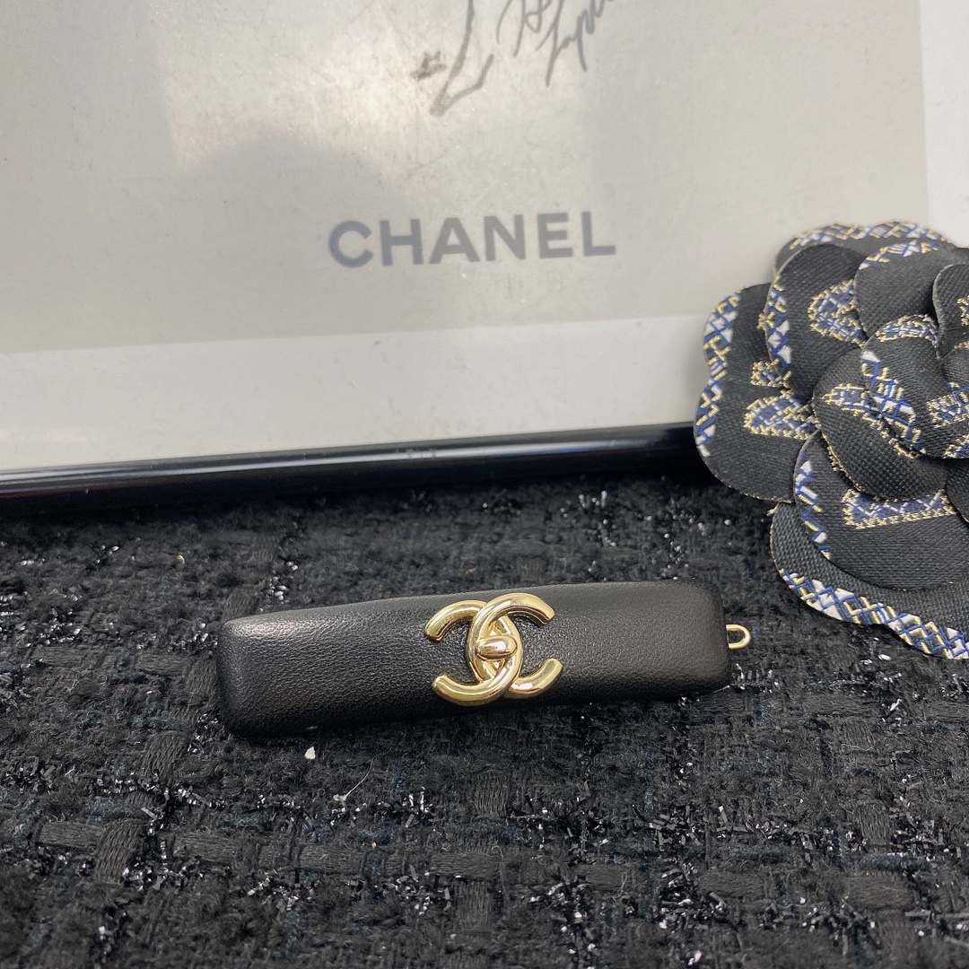 hairclip Chanel 1 - vstockx