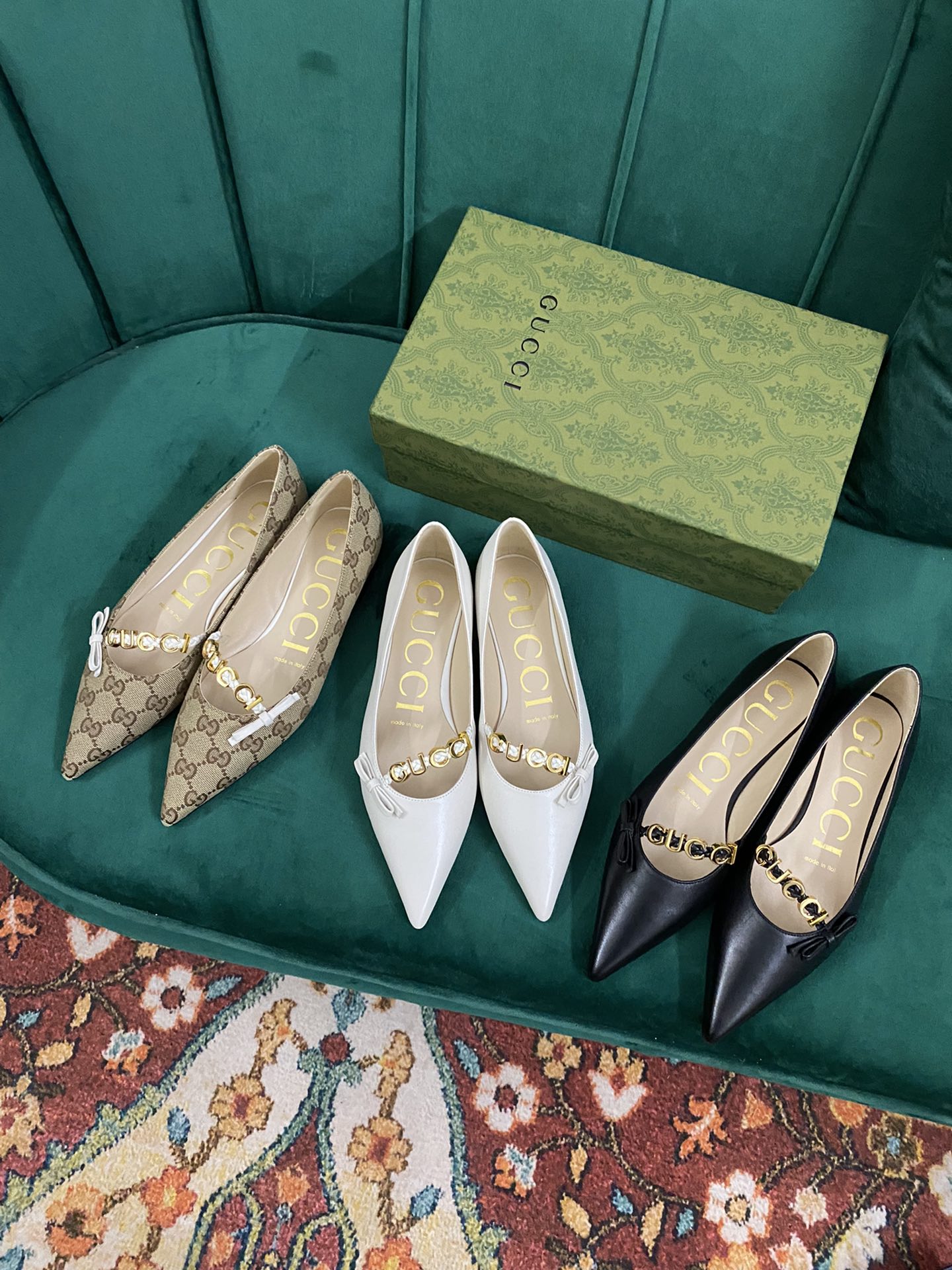 Gucci Women's pump with 'GUCCI' Women 10 - vstockx