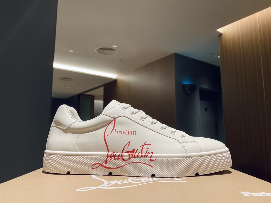 Christian Louboutin Low Top Sneakers 2 - vstockx