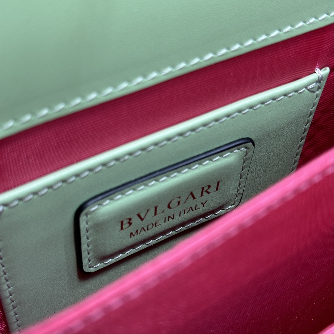 Handbags Bvlgari 38329 size:20*16*9 cm - vstockx