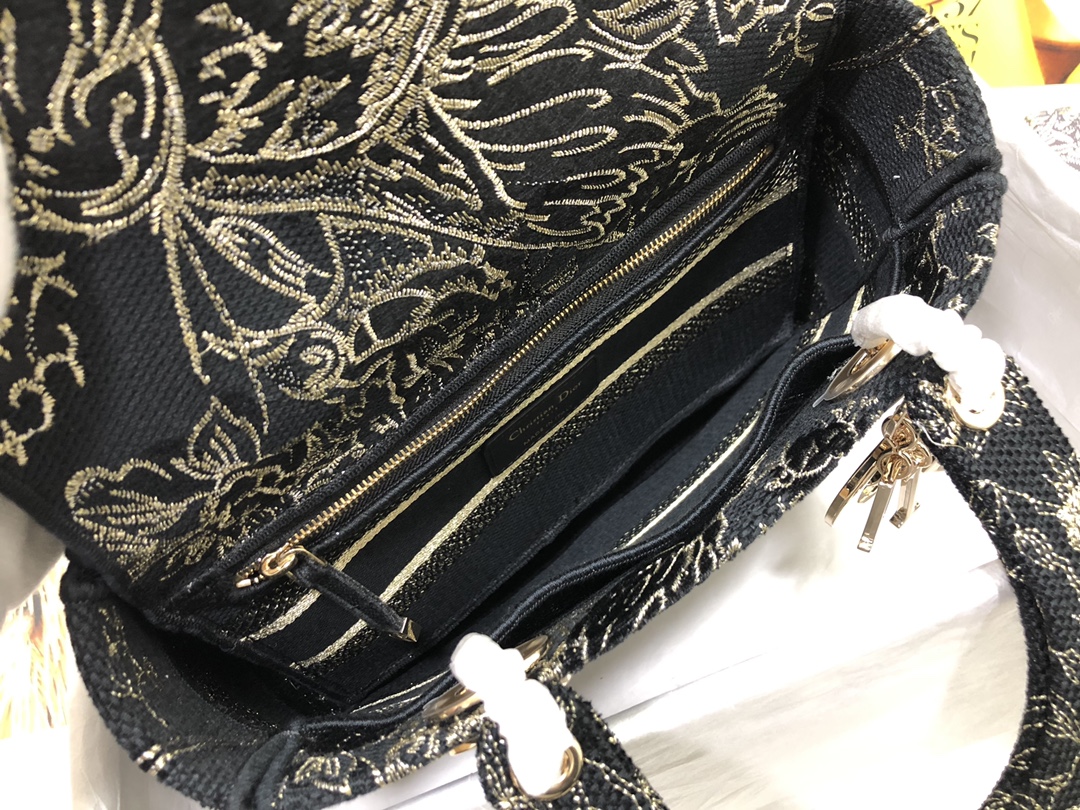 Handbag Dior M0565 size 24 x 20 x 11 cm - vstockx