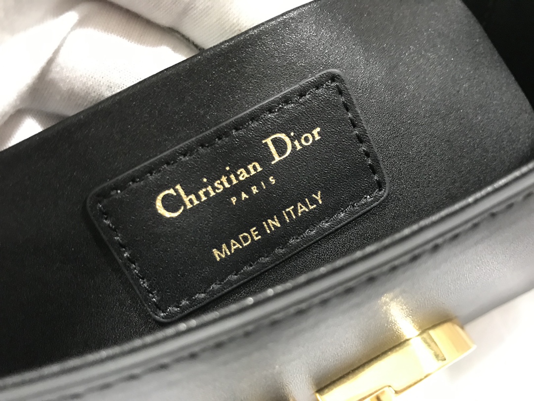 Handbag Dior M9204 size 17.5*11.5*5 cm - vstockx