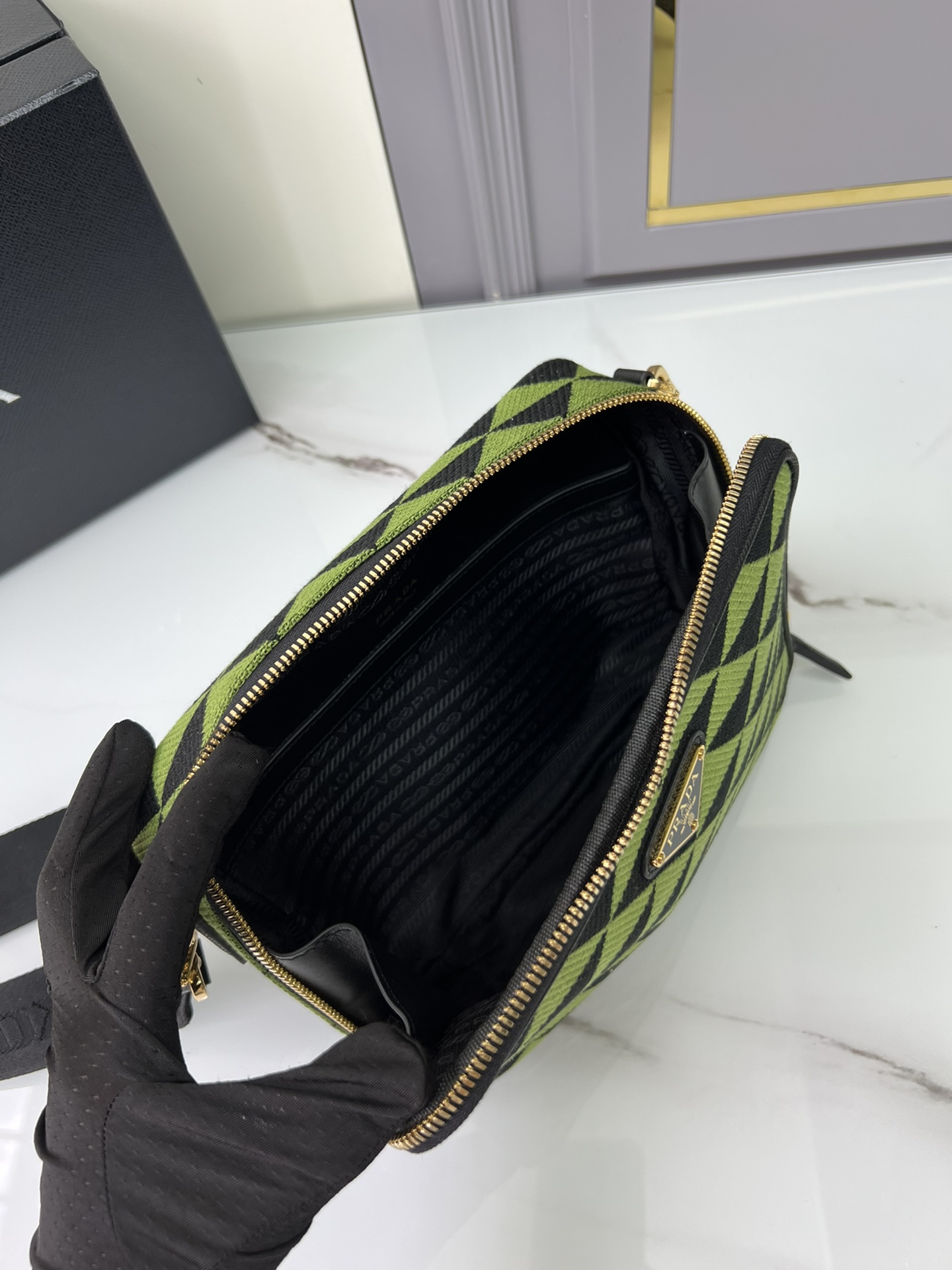 handbags prada 2VH069 22*16*6 - vstockx