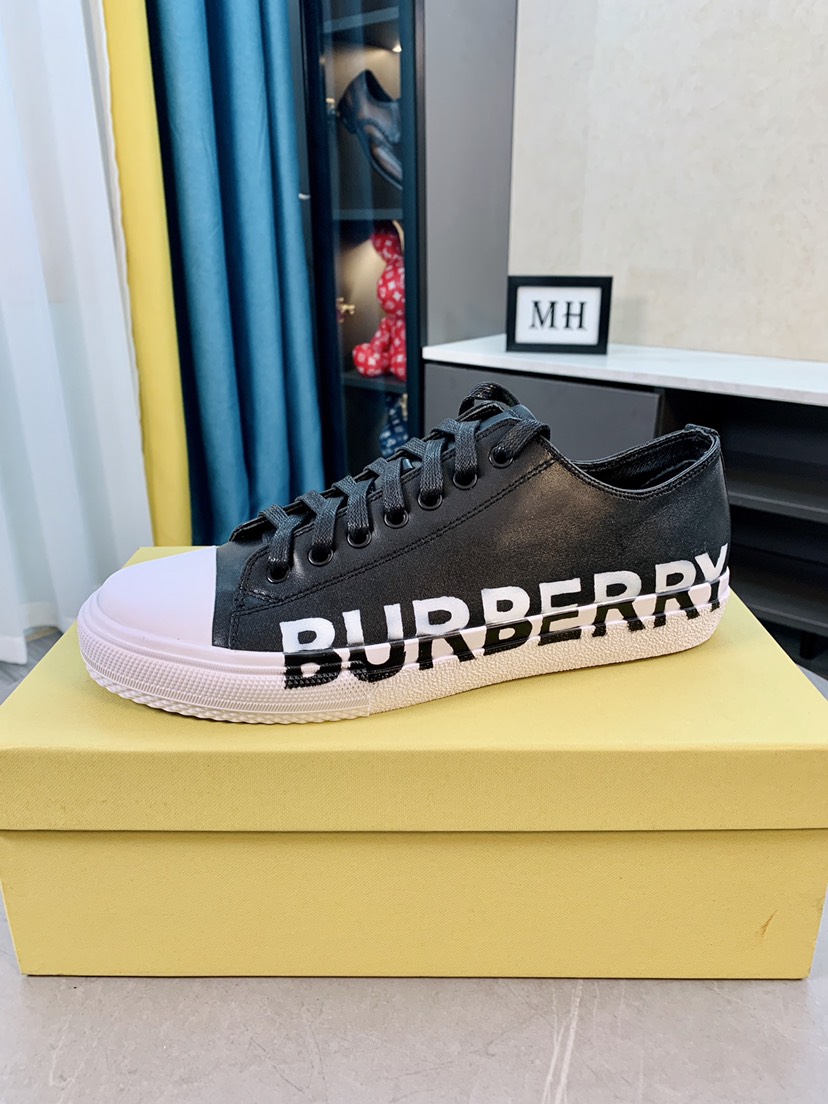 Burberry Gabardine Icon Stripe Logo Print Black White - vstockx