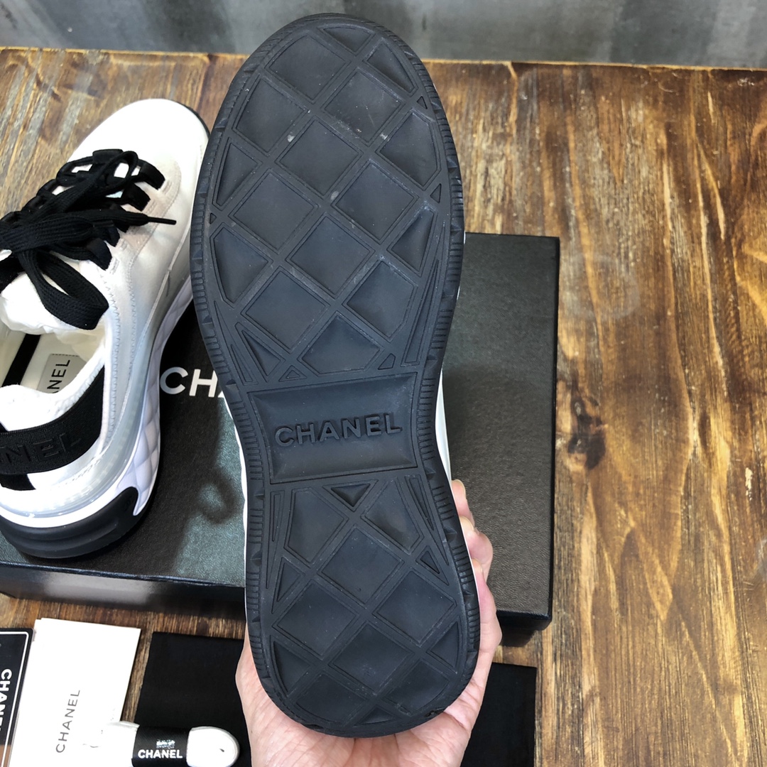 Chanel Fabric & Suede Calfskin Low Top Sneaker 16 - vstockx