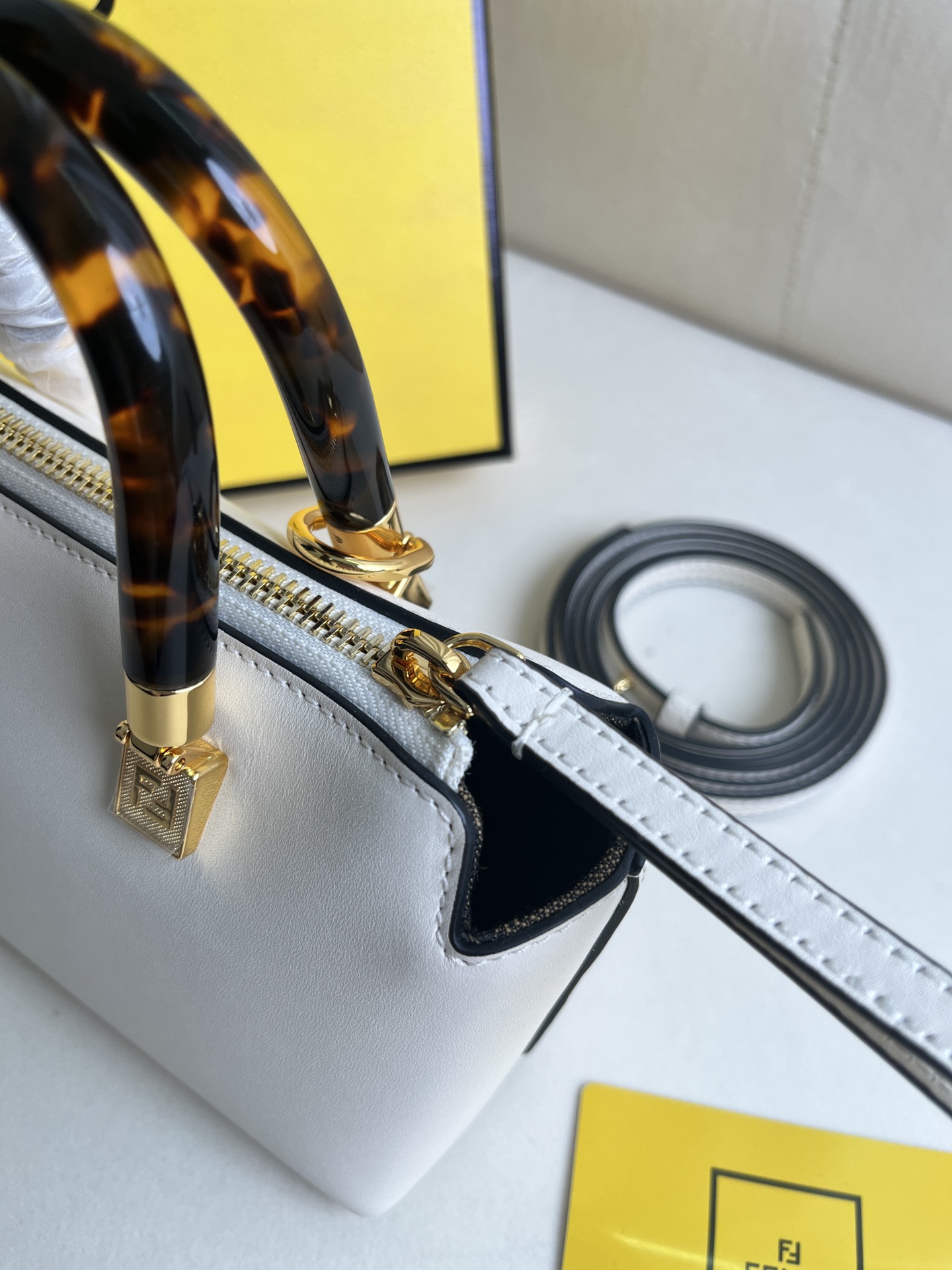handbags FENDI 8BS067 size:20.5*12*9cm - vstockx
