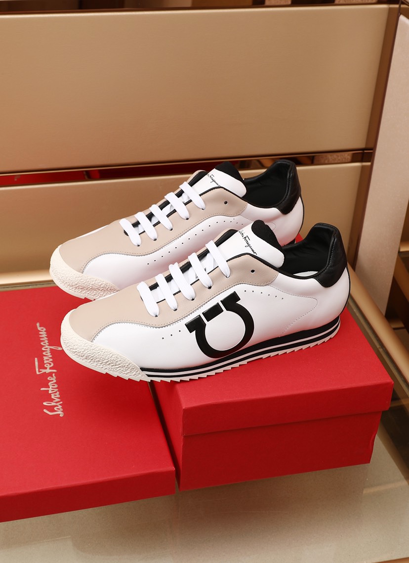 Salvatore Ferragamo Gancini Sneaker 18 - vstockx