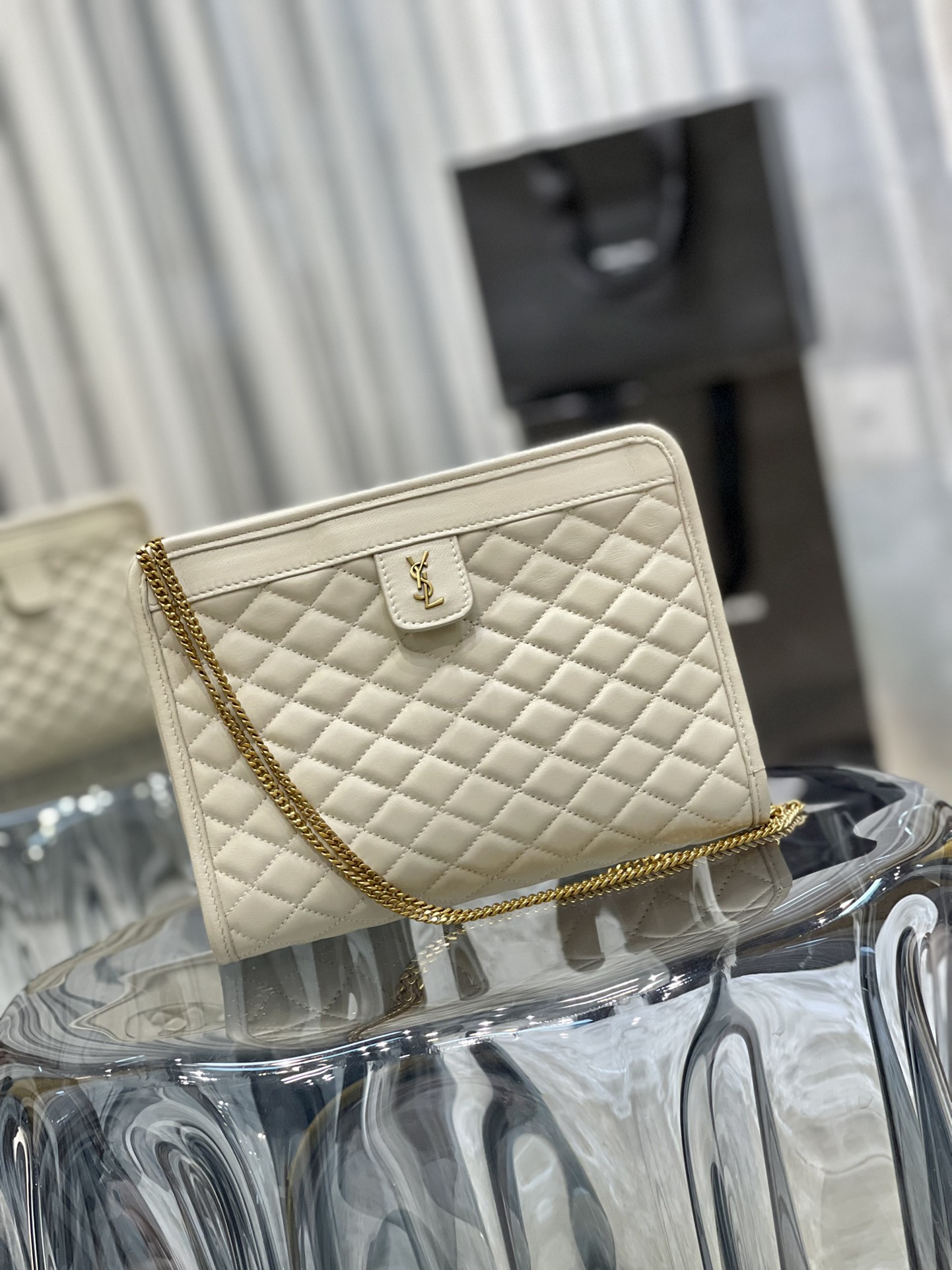 Handbags SAINT LAURENT 657361 size 23X16X5 CM - vstockx