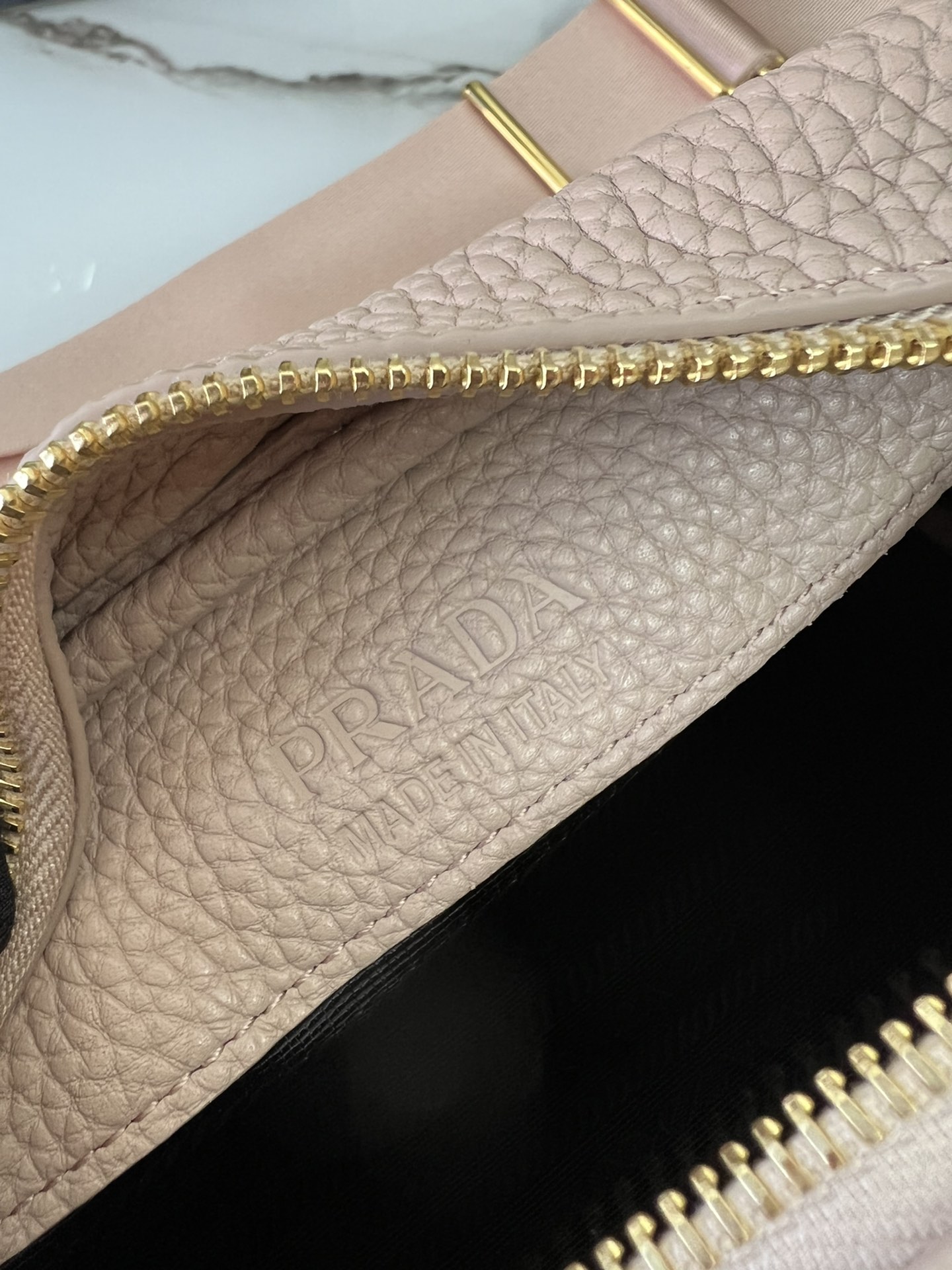 handbags prada 1BH187 20.5*13*8.5 - vstockx