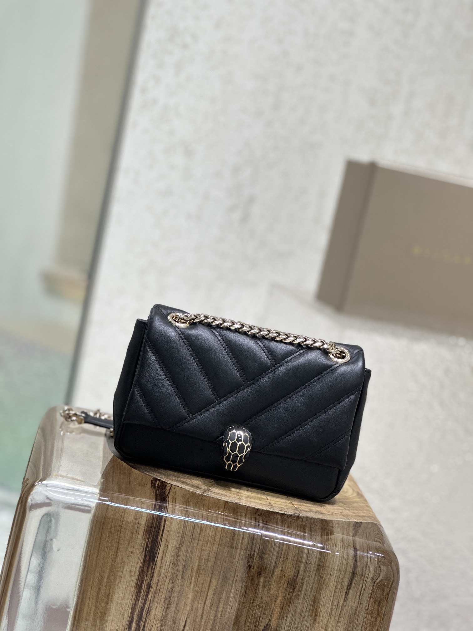 Handbags Bvlgari 287993 size:22.5*15*10 cm - vstockx