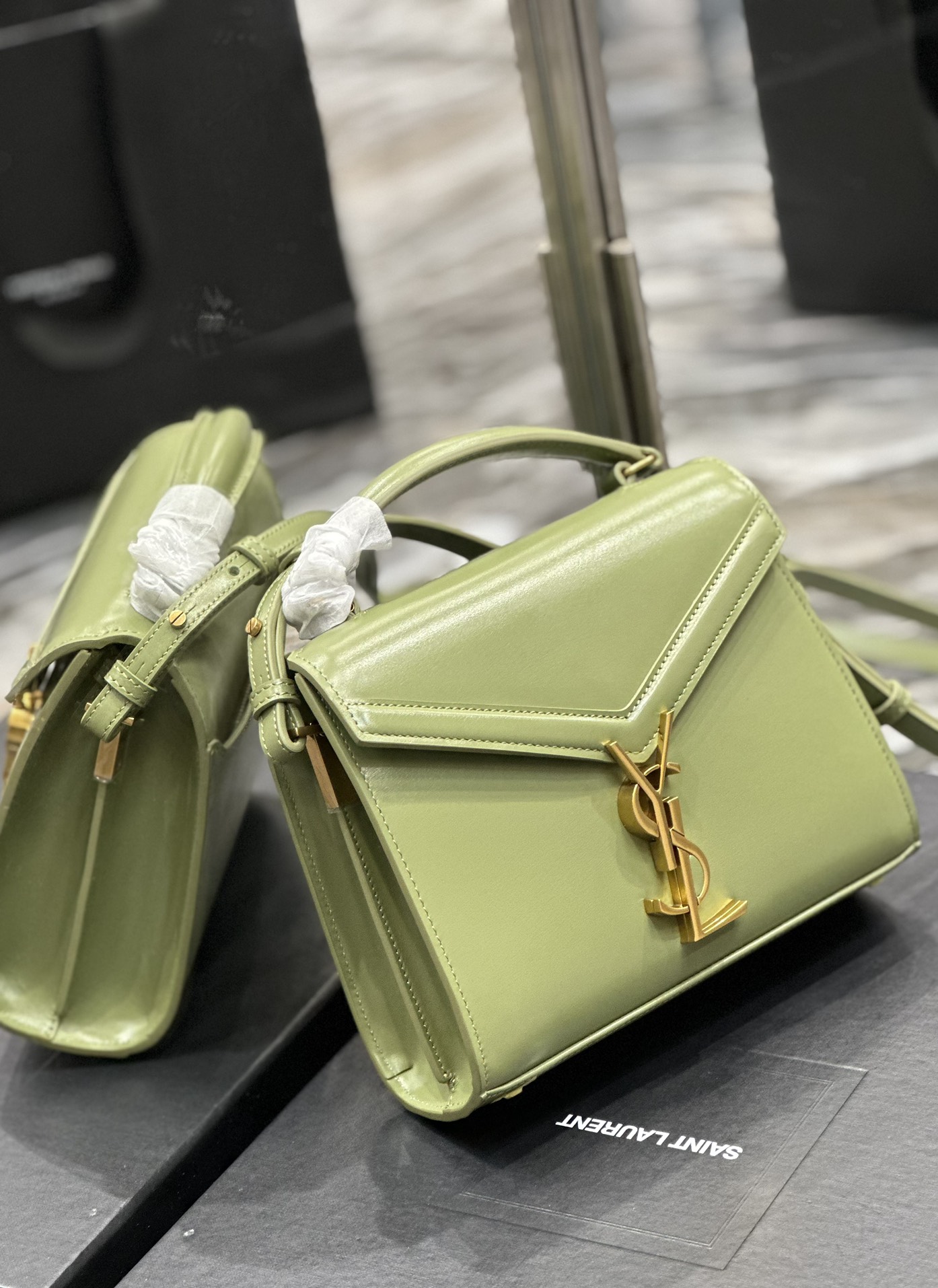 Handbags SAINT LAURENT 602716 size 20  16  7.5 cm - vstockx