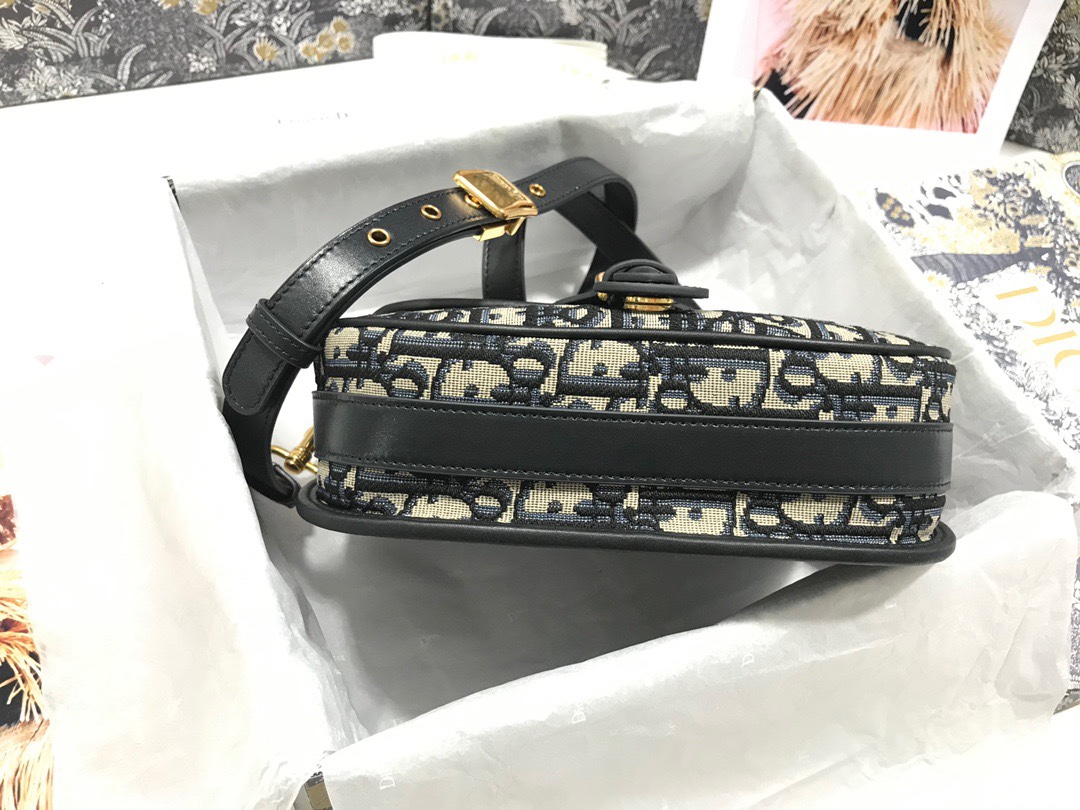Handbag Dior M9319 size 22*17*6 - vstockx