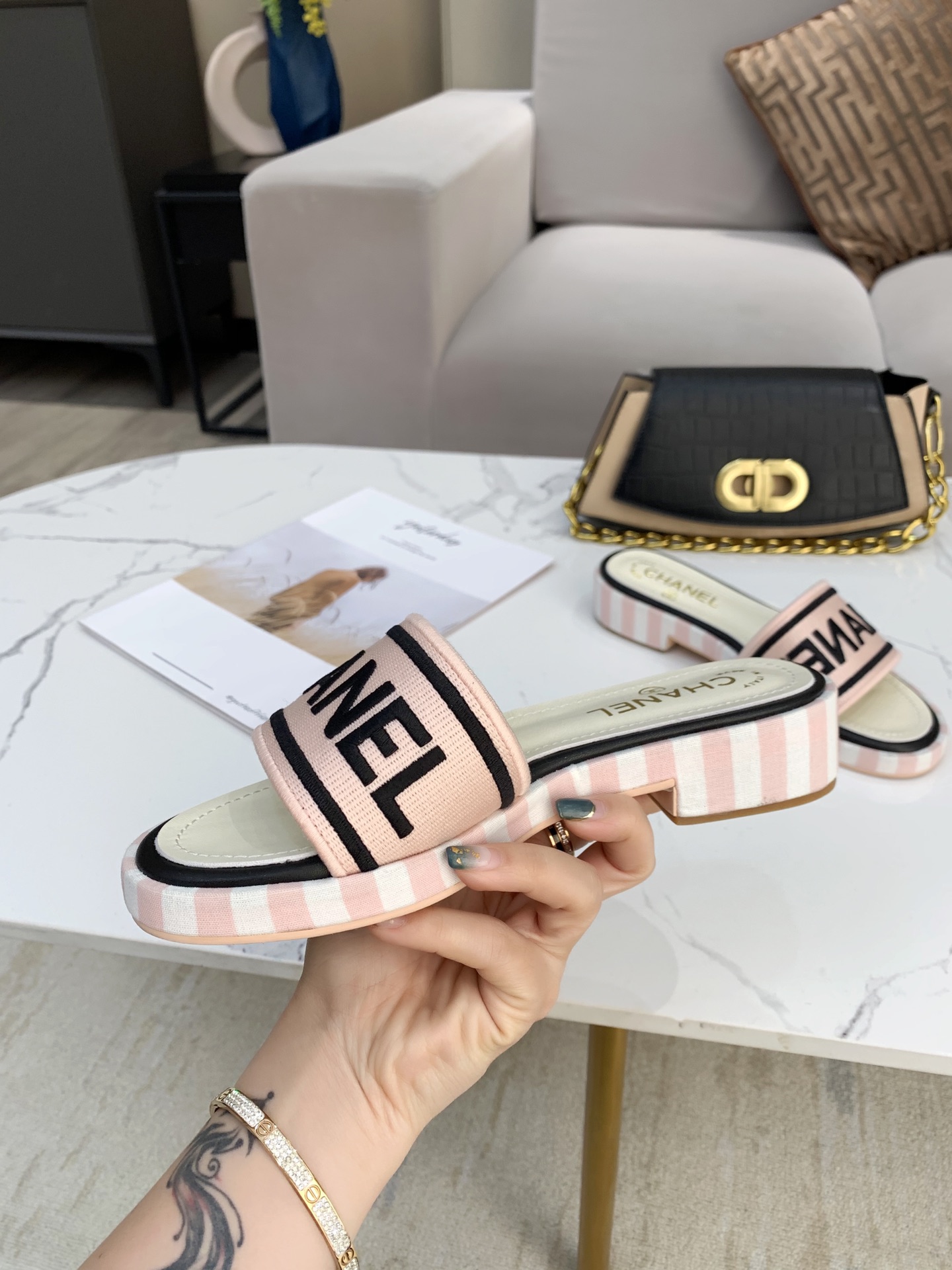 Chanel Slides 16 - vstockx