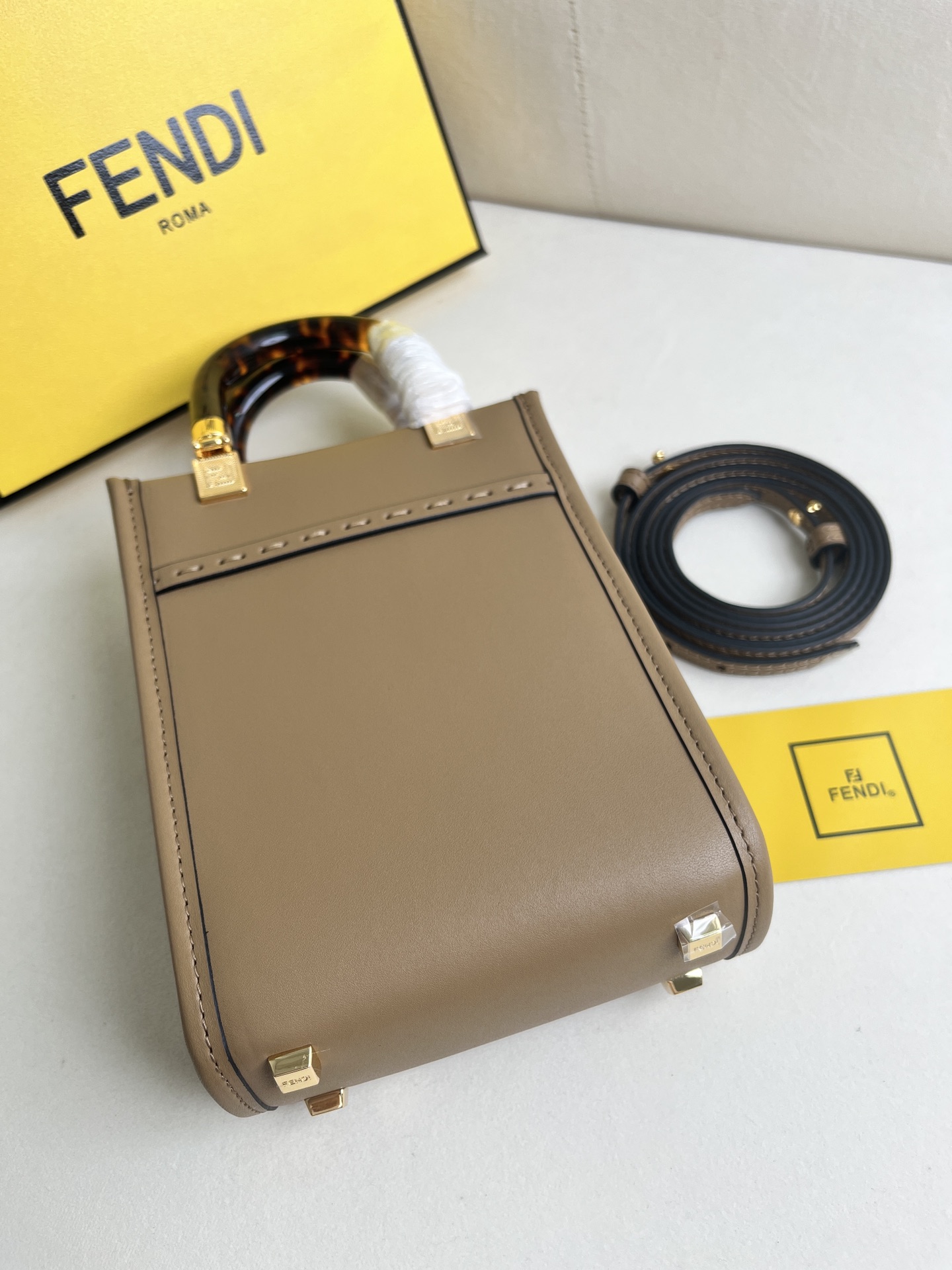 handbags FENDI 208 size:18*13*6.5 - vstockx