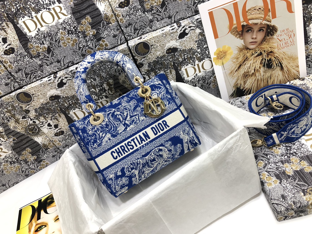 Handbag Dior M0565 size 24 x 20 x 11 cm - vstockx